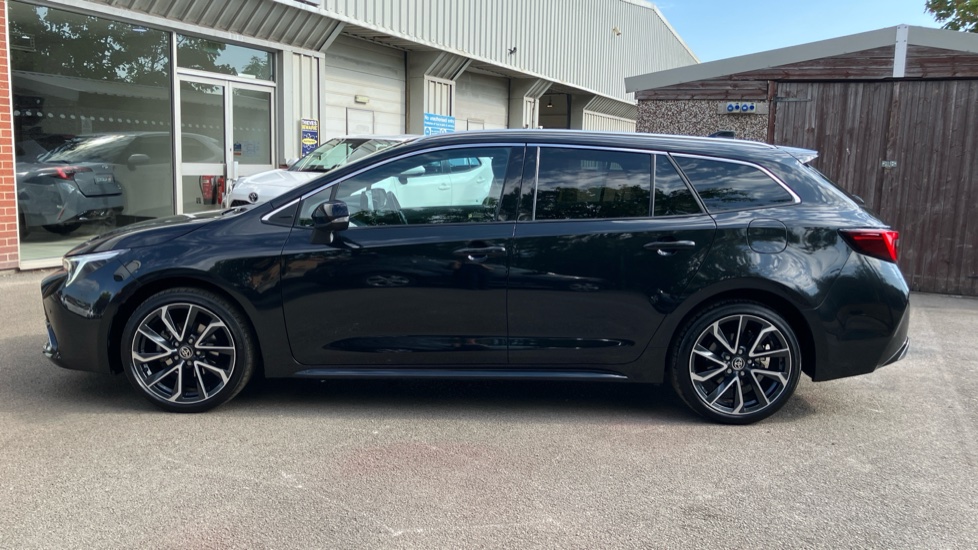 Toyota Corolla 1.8 Hybrid Excel 5dr CVT Hybrid Estate - Image 24