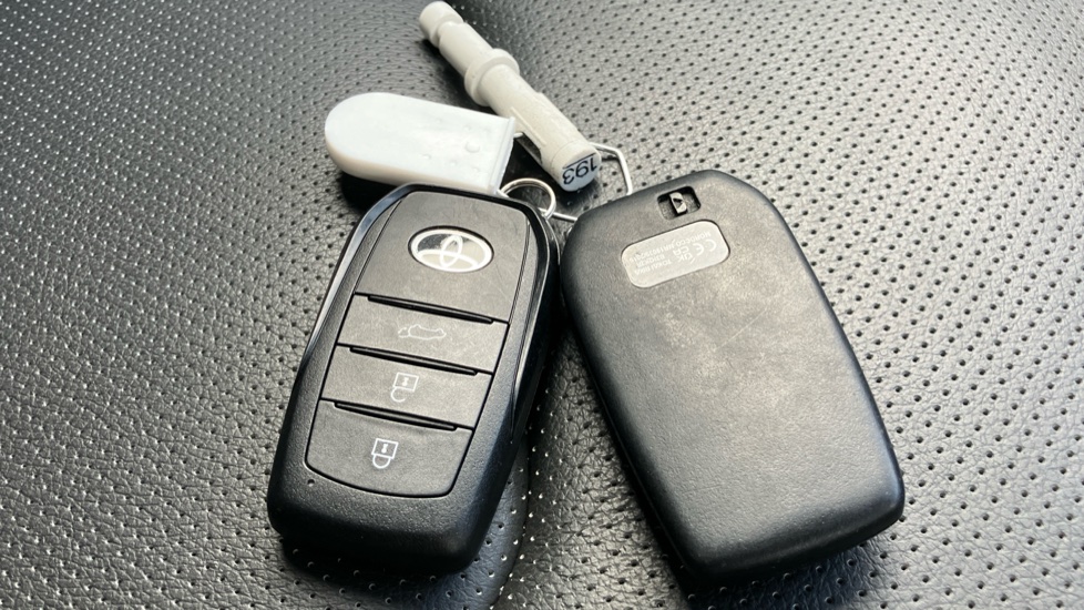 Toyota Corolla 1.8 Hybrid Excel 5dr CVT Hybrid Estate - Image 28