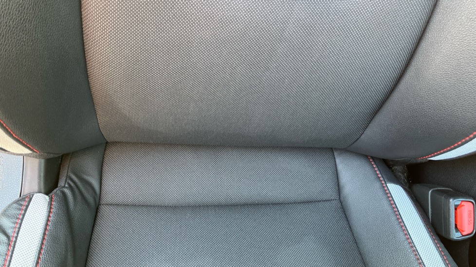 Toyota Corolla 2.0 VVT-i Hybrid GR Sport 5dr CVT Hybrid Hatchback - Image 14