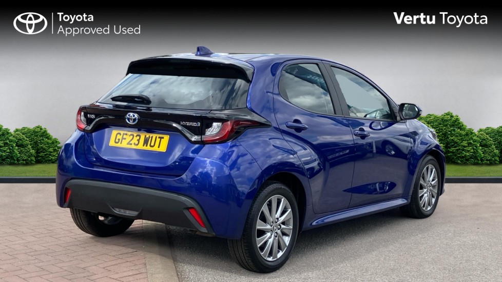 Toyota Yaris 1.5 Hybrid Icon 5dr CVT Hybrid Hatchback - Image 2