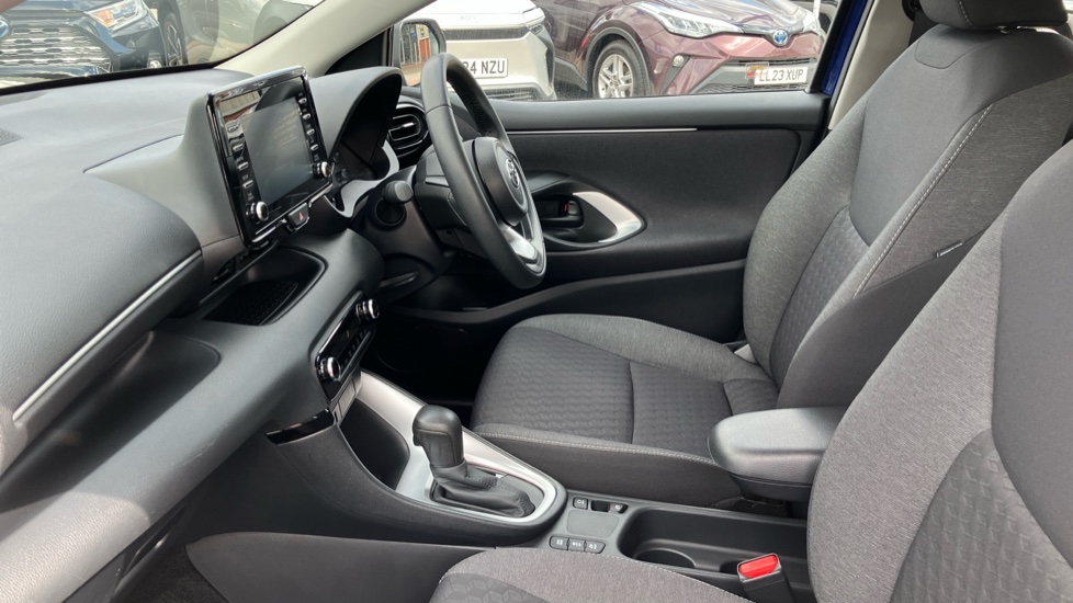 Toyota Yaris 1.5 Hybrid Icon 5dr CVT Hybrid Hatchback - Image 5