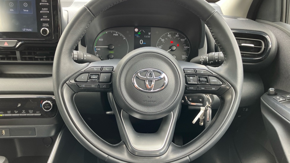 Toyota Yaris 1.5 Hybrid Icon 5dr CVT Hybrid Hatchback - Image 10