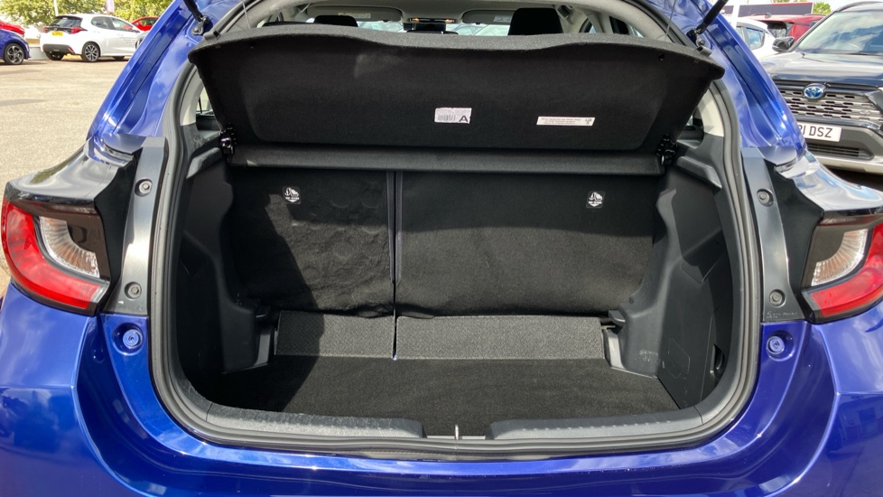 Toyota Yaris 1.5 Hybrid Icon 5dr CVT Hybrid Hatchback - Image 13
