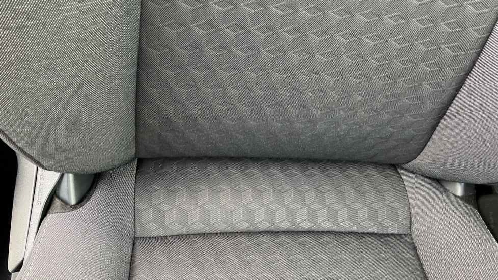 Toyota Yaris 1.5 Hybrid Icon 5dr CVT Hybrid Hatchback - Image 14