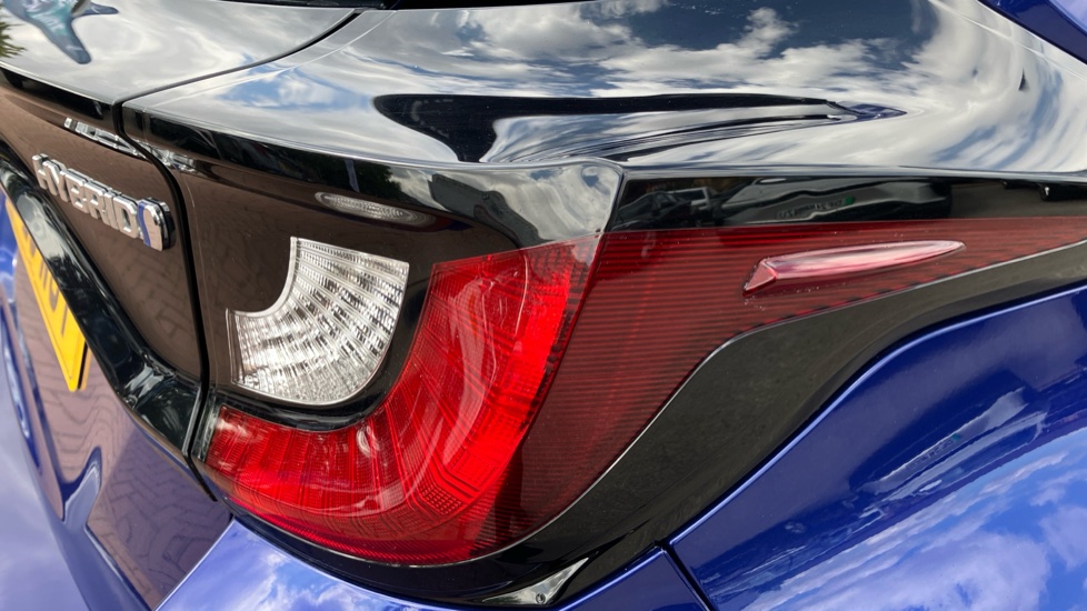Toyota Yaris 1.5 Hybrid Icon 5dr CVT Hybrid Hatchback - Image 21