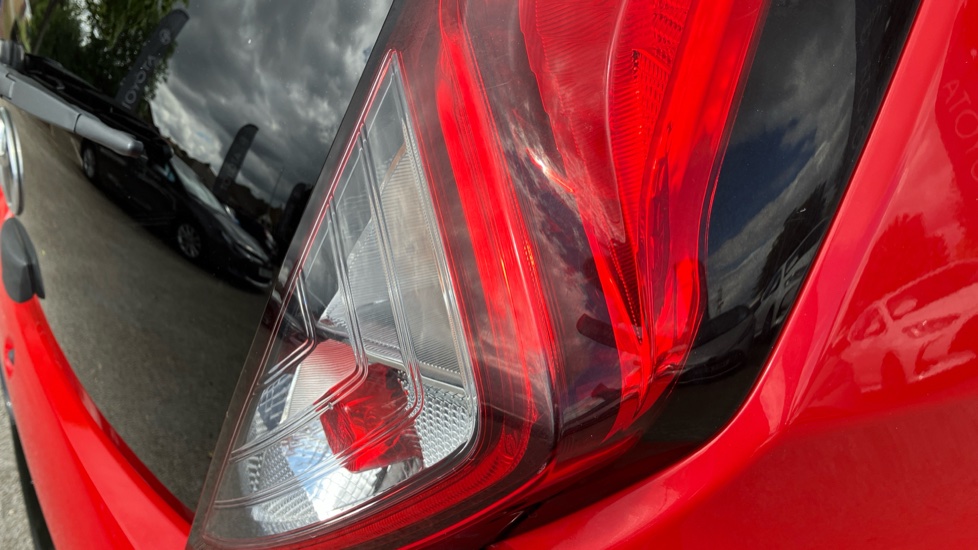 Toyota Aygo 1.0 VVT-i X-Trend TSS 5dr x-shift Petrol Hatchback - Image 21