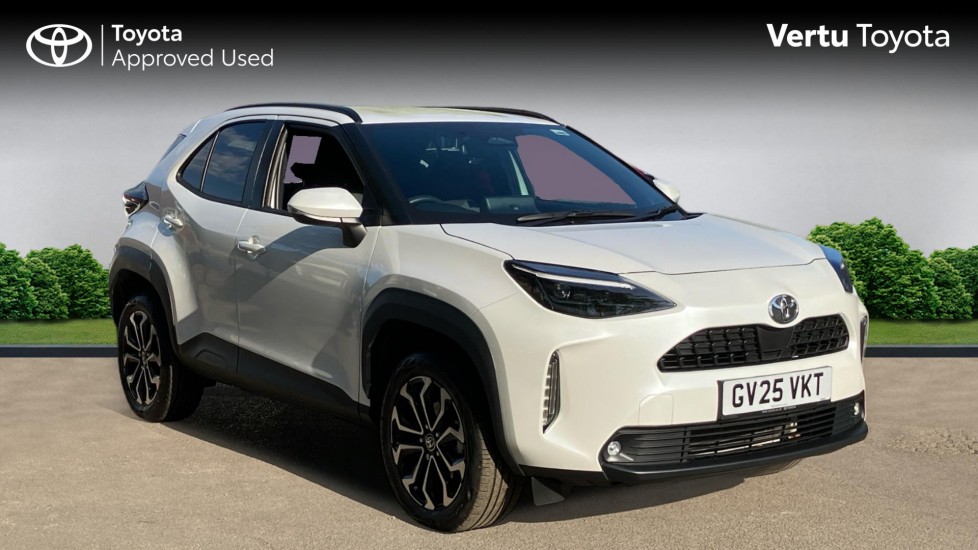 Toyota Yaris Cross 1.5 Hybrid Design 5dr CVT Hybrid Estate - Image 1
