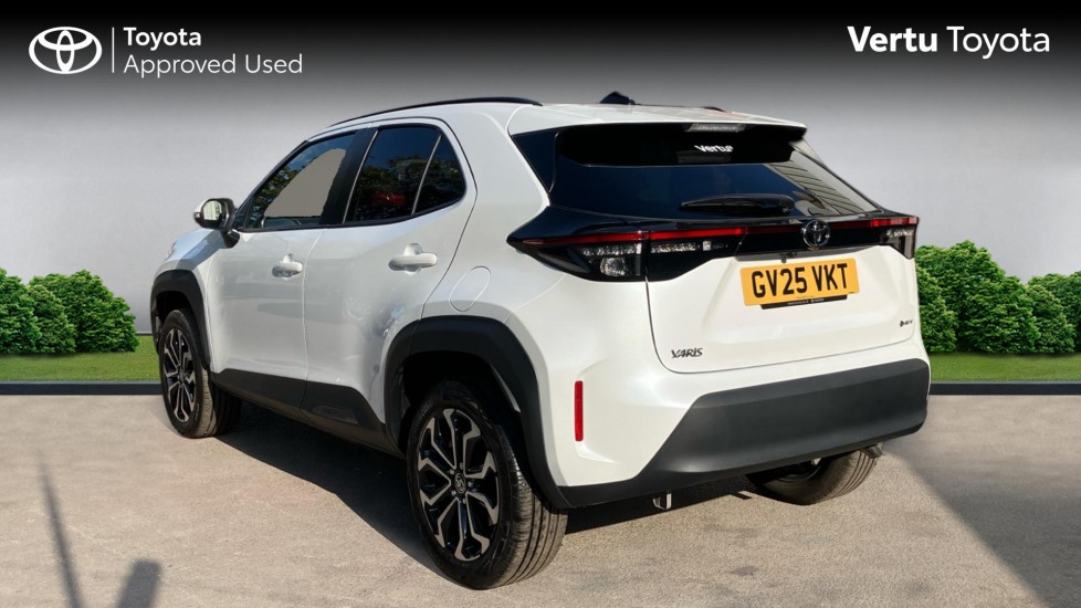 Toyota Yaris Cross 1.5 Hybrid Design 5dr CVT Hybrid Estate - Image 4