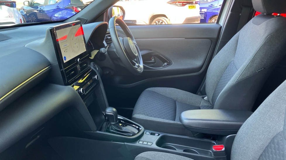 Toyota Yaris Cross 1.5 Hybrid Design 5dr CVT Hybrid Estate - Image 5