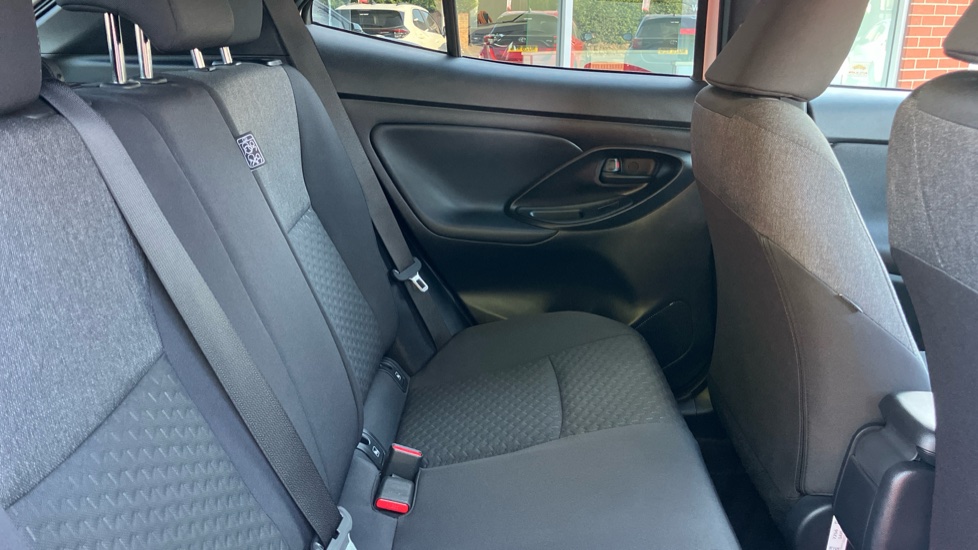 Toyota Yaris Cross 1.5 Hybrid Design 5dr CVT Hybrid Estate - Image 8