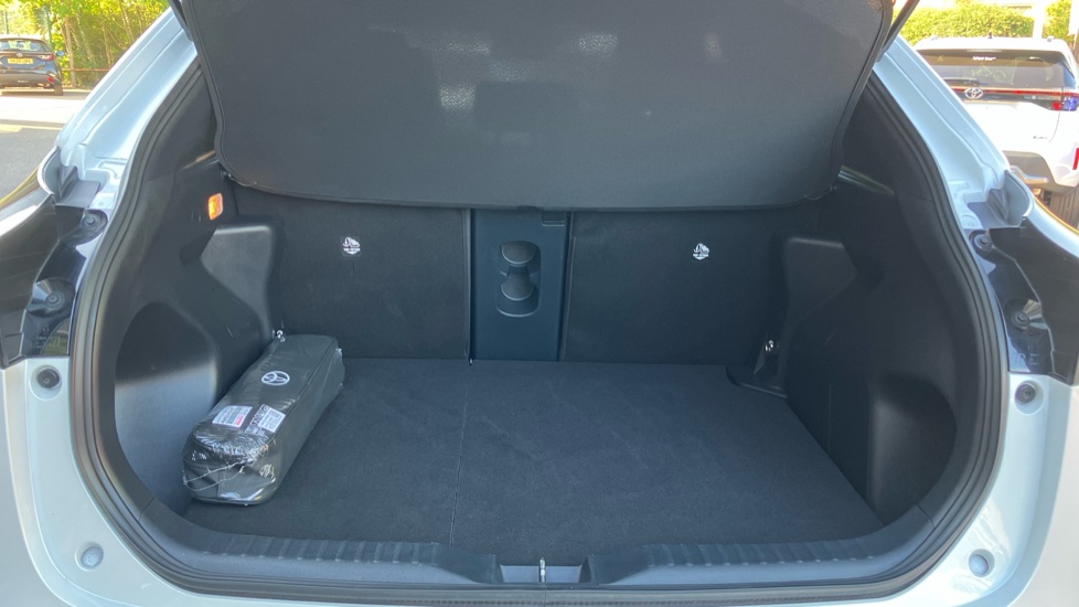 Toyota Yaris Cross 1.5 Hybrid Design 5dr CVT Hybrid Estate - Image 13