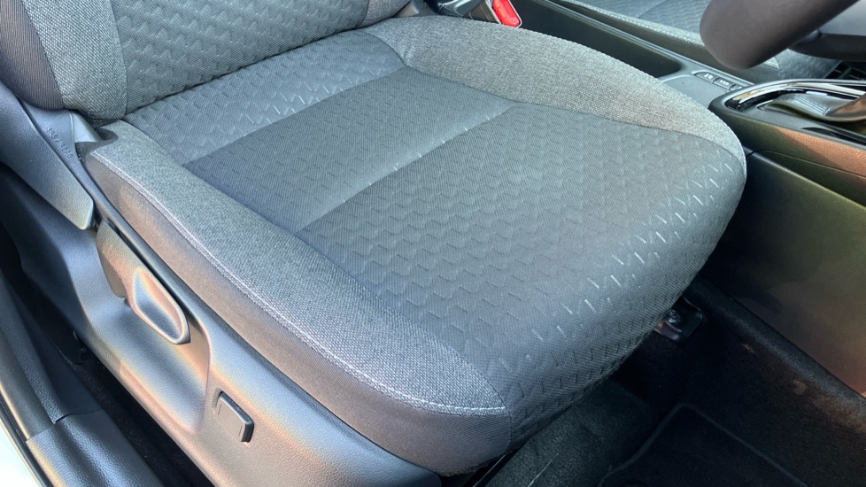 Toyota Yaris Cross 1.5 Hybrid Design 5dr CVT Hybrid Estate - Image 17