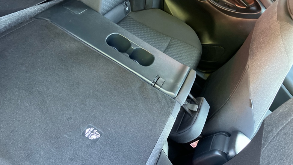 Toyota Yaris Cross 1.5 Hybrid Design 5dr CVT Hybrid Estate - Image 18