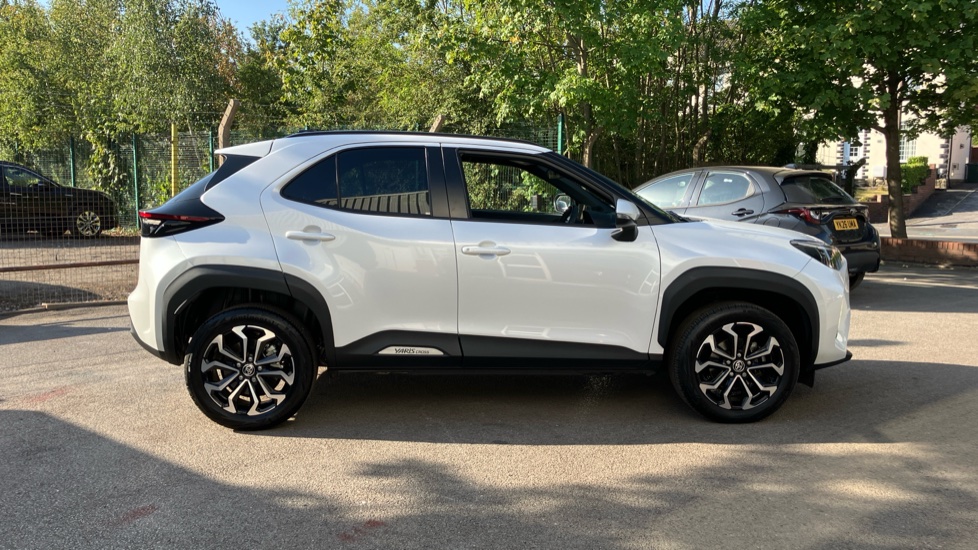Toyota Yaris Cross 1.5 Hybrid Design 5dr CVT Hybrid Estate - Image 23