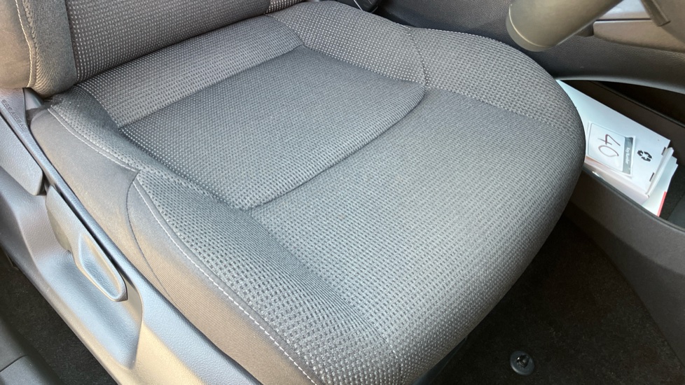 Toyota bZ4X 150kW Pure 71.4kWh 5dr Auto [11kW] Electric Hatchback - Image 17