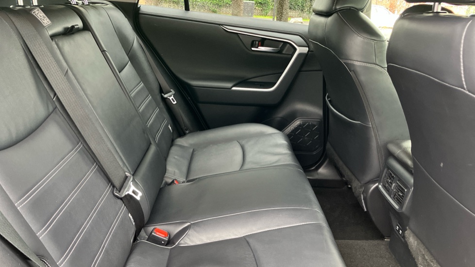 Toyota RAV4 2.5 VVT-i Hybrid Excel 5dr CVT 2WD Hybrid Estate - Image 8