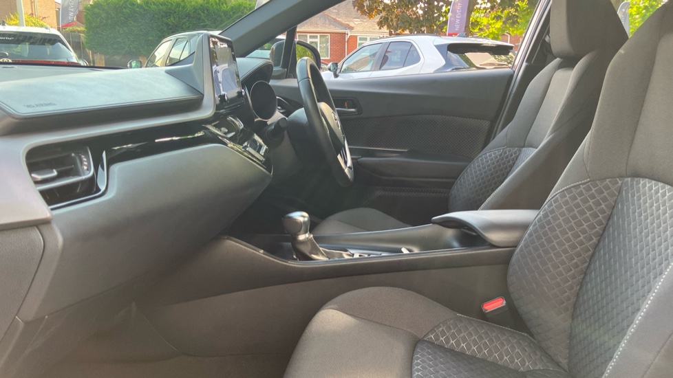 Toyota C-HR 1.8 Hybrid Icon 5dr CVT Hybrid Hatchback - Image 5