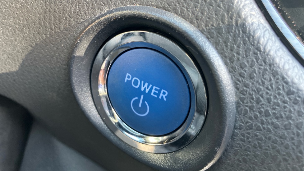 Toyota C-HR 1.8 Hybrid Icon 5dr CVT Hybrid Hatchback - Image 16