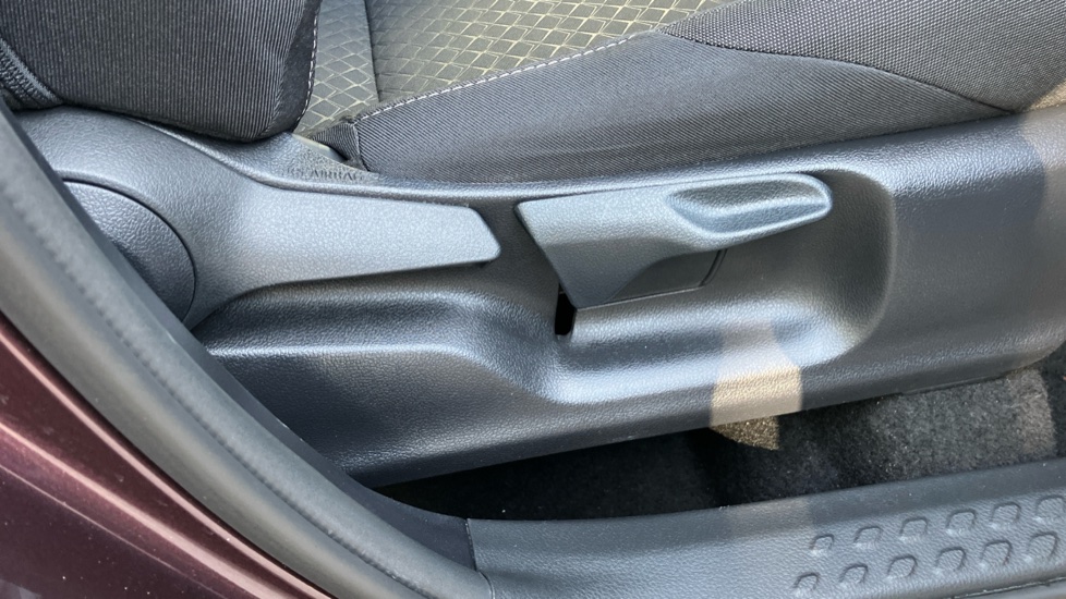 Toyota C-HR 1.8 Hybrid Icon 5dr CVT Hybrid Hatchback - Image 30