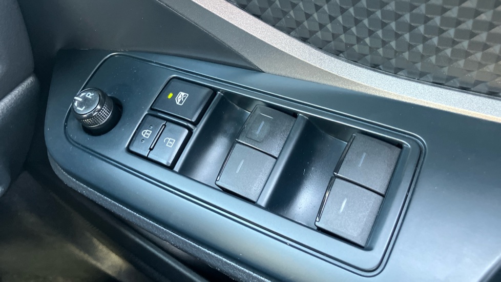 Toyota C-HR 1.8 Hybrid Icon 5dr CVT Hybrid Hatchback - Image 33