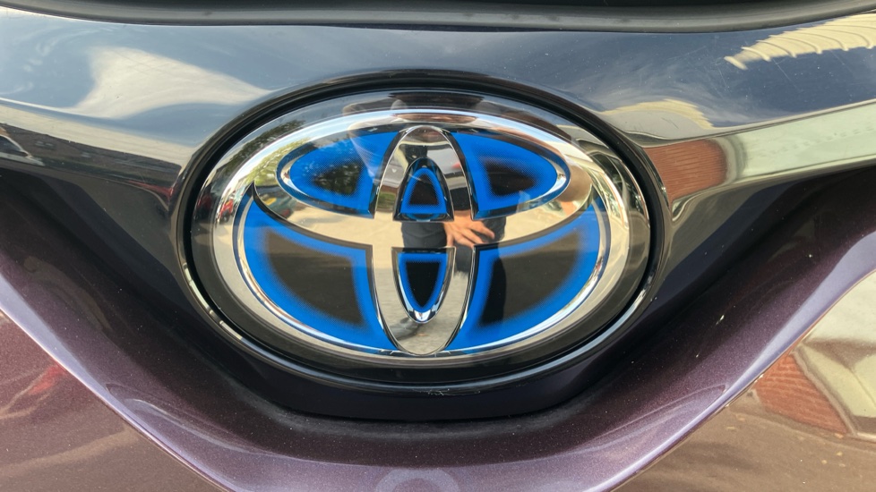 Toyota C-HR 1.8 Hybrid Icon 5dr CVT Hybrid Hatchback - Image 35