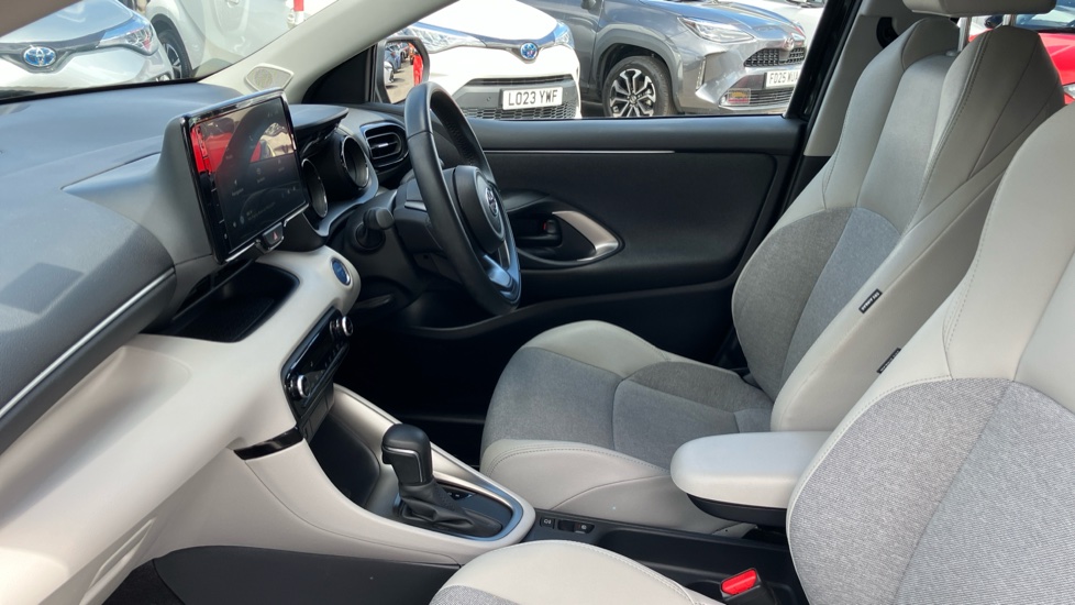 Toyota Yaris 1.5 Hybrid Excel 5dr CVT Hybrid Hatchback - Image 5