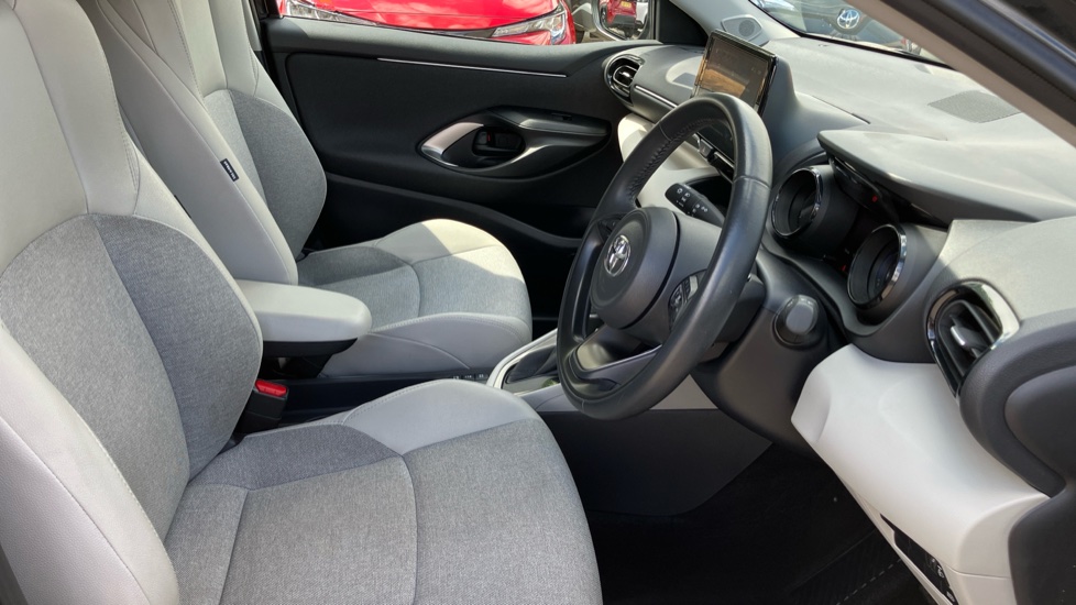 Toyota Yaris 1.5 Hybrid Excel 5dr CVT Hybrid Hatchback - Image 12