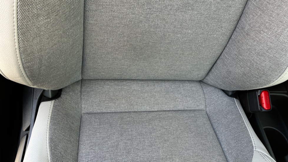 Toyota Yaris 1.5 Hybrid Excel 5dr CVT Hybrid Hatchback - Image 14