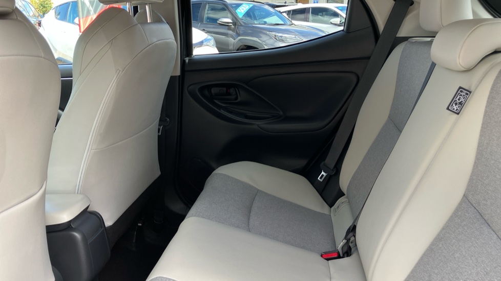 Toyota Yaris 1.5 Hybrid Excel 5dr CVT Hybrid Hatchback - Image 15