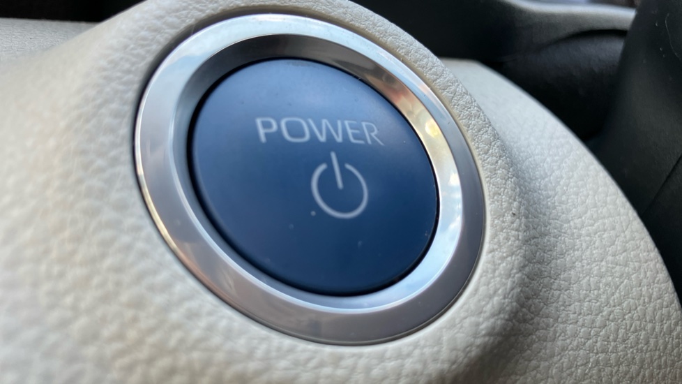 Toyota Yaris 1.5 Hybrid Excel 5dr CVT Hybrid Hatchback - Image 16