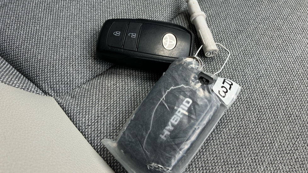 Toyota Yaris 1.5 Hybrid Excel 5dr CVT Hybrid Hatchback - Image 28