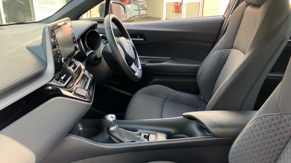 Toyota C-HR 1.8 Hybrid Icon 5dr CVT Hybrid Hatchback - Image 5