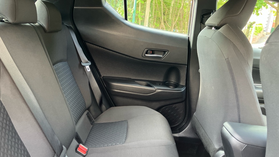 Toyota C-HR 1.8 Hybrid Icon 5dr CVT Hybrid Hatchback - Image 8