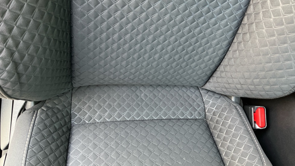 Toyota C-HR 1.8 Hybrid Icon 5dr CVT Hybrid Hatchback - Image 14