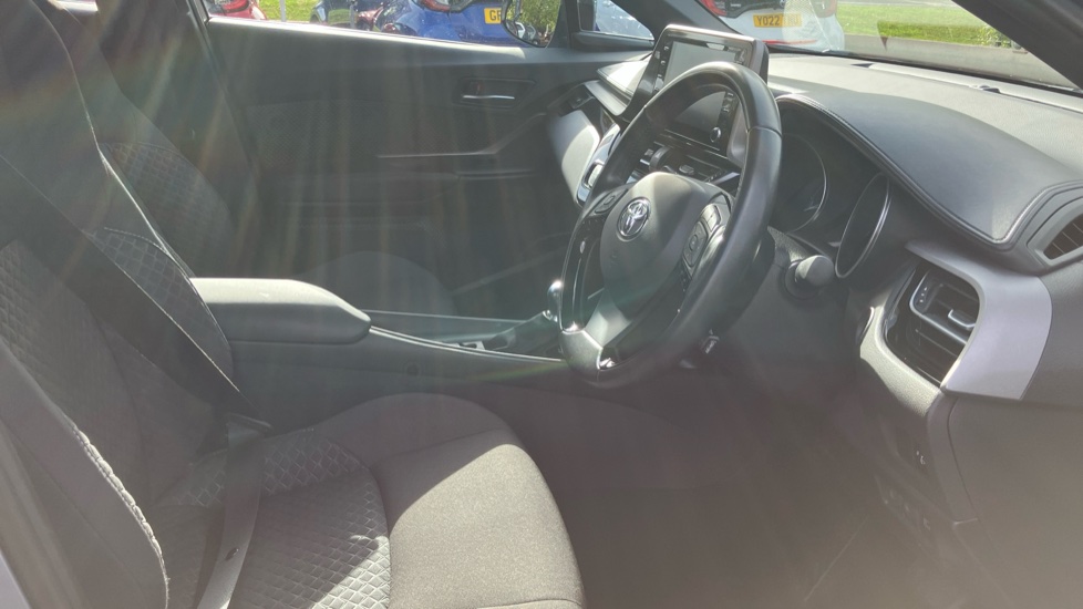 Toyota C-HR 1.8 Hybrid Icon 5dr CVT Hybrid Hatchback - Image 12