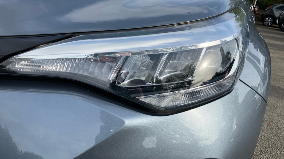 Toyota C-HR 1.8 Hybrid Icon 5dr CVT Hybrid Hatchback - Image 20