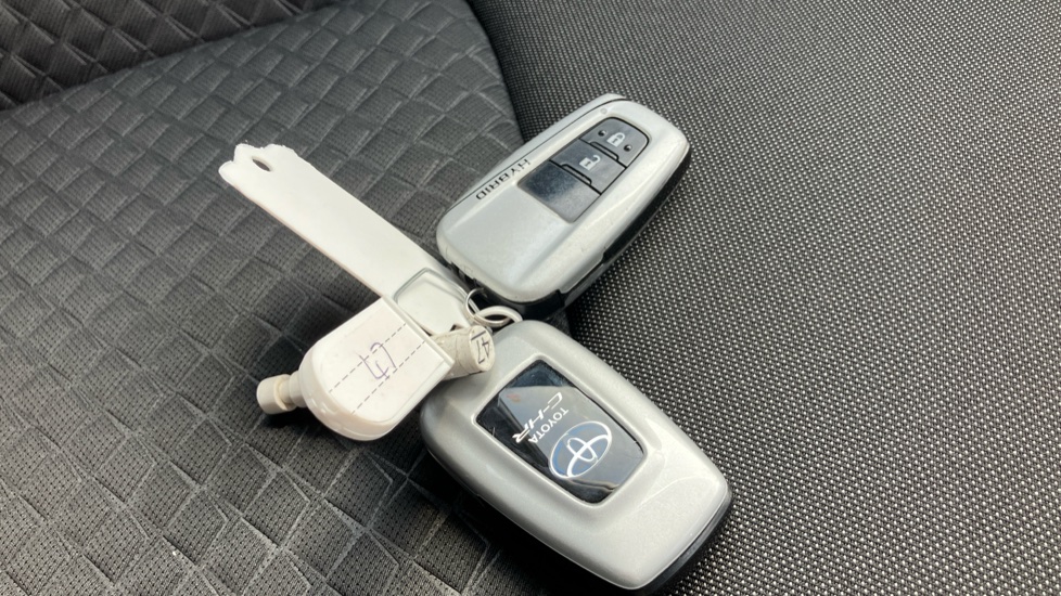 Toyota C-HR 1.8 Hybrid Icon 5dr CVT Hybrid Hatchback - Image 28