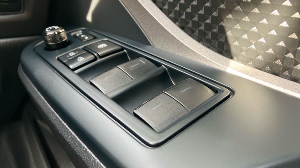 Toyota C-HR 1.8 Hybrid Icon 5dr CVT Hybrid Hatchback - Image 31