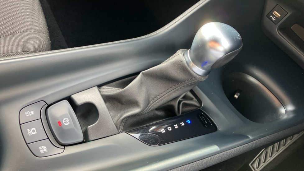 Toyota C-HR 1.8 Hybrid Icon 5dr CVT Hybrid Hatchback - Image 35