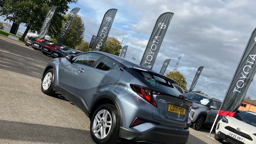 Toyota C-HR 1.8 Hybrid Icon 5dr CVT Hybrid Hatchback - Image 41