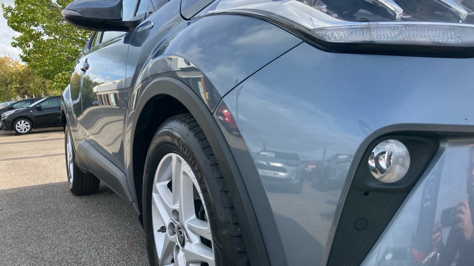 Toyota C-HR 1.8 Hybrid Icon 5dr CVT Hybrid Hatchback - Image 47
