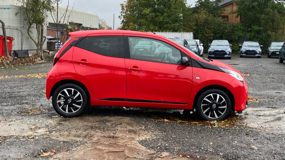 Toyota Aygo 1.0 VVT-i X-Trend TSS 5dr Petrol Hatchback - Image 23