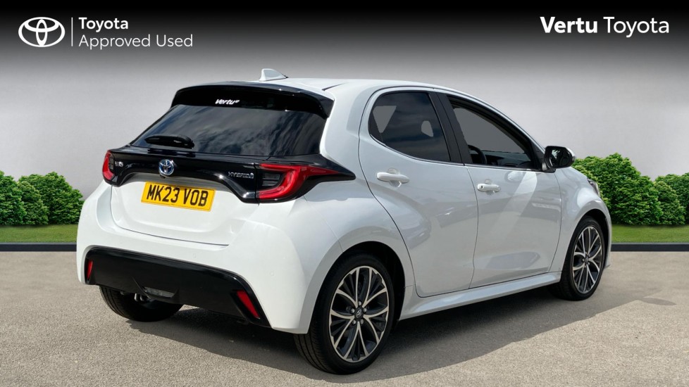 Toyota Yaris 1.5 Hybrid Excel 5dr CVT Hybrid Hatchback - Image 2