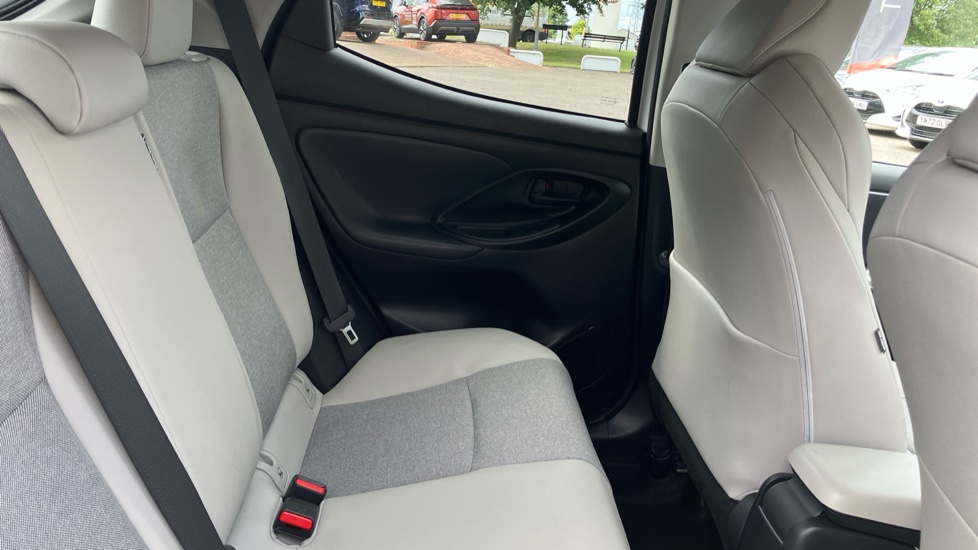 Toyota Yaris 1.5 Hybrid Excel 5dr CVT Hybrid Hatchback - Image 8