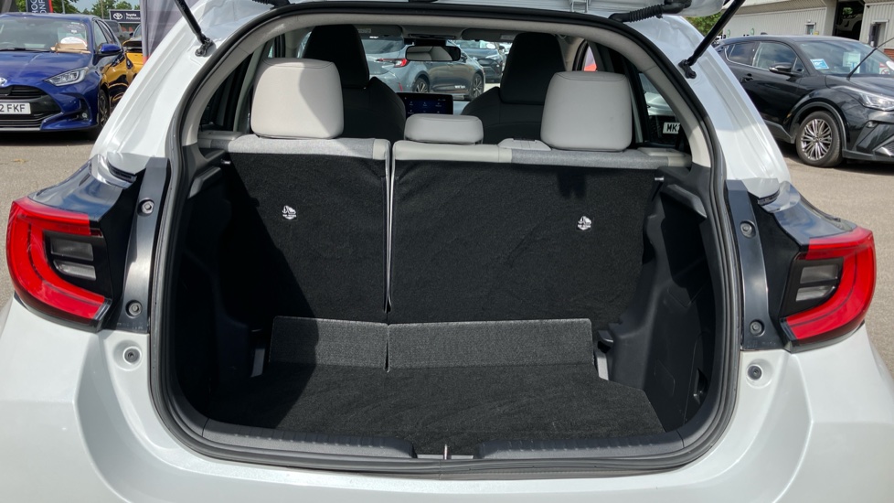 Toyota Yaris 1.5 Hybrid Excel 5dr CVT Hybrid Hatchback - Image 13
