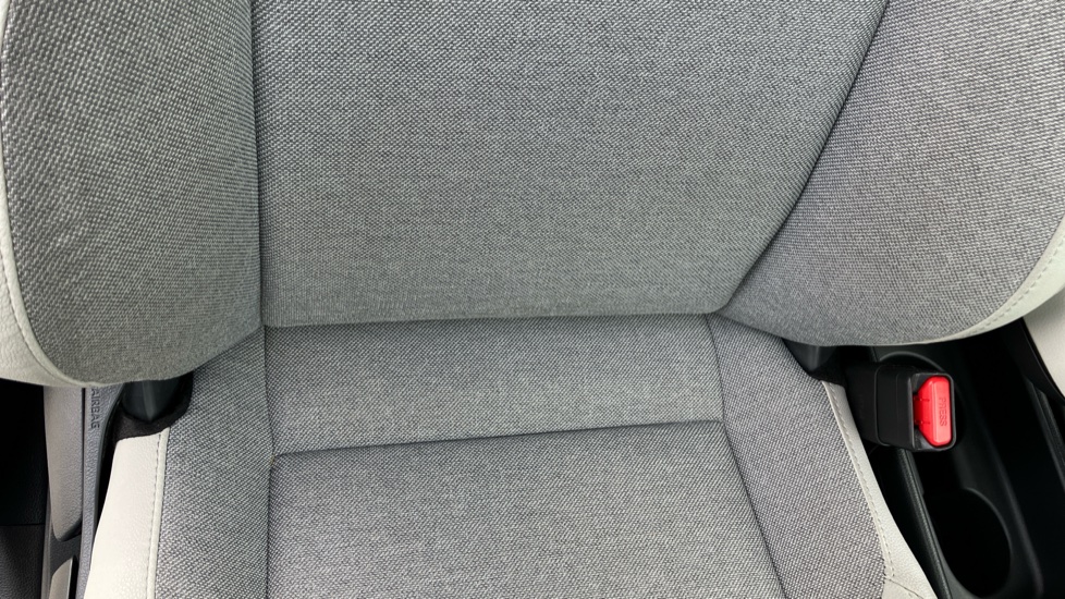 Toyota Yaris 1.5 Hybrid Excel 5dr CVT Hybrid Hatchback - Image 14
