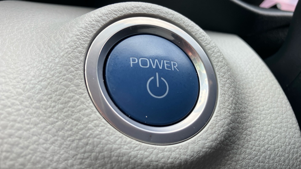 Toyota Yaris 1.5 Hybrid Excel 5dr CVT Hybrid Hatchback - Image 16