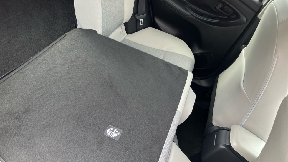 Toyota Yaris 1.5 Hybrid Excel 5dr CVT Hybrid Hatchback - Image 18