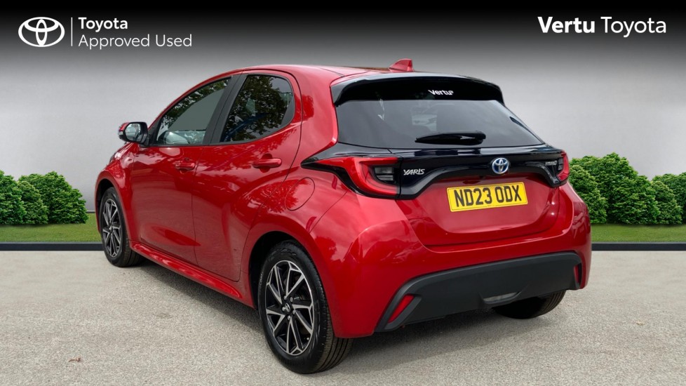Toyota Yaris 1.5 Hybrid Design 5dr CVT Hybrid Hatchback - Image 4