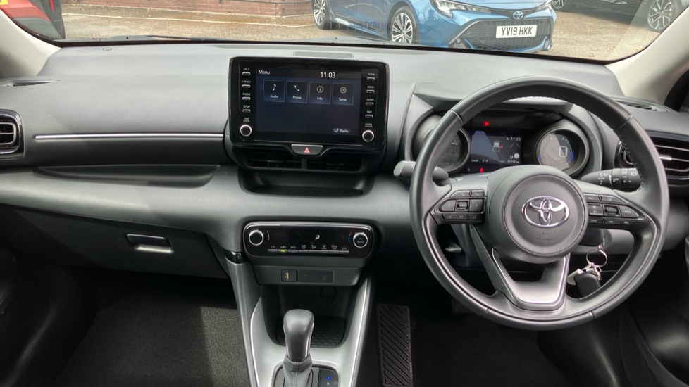 Toyota Yaris 1.5 Hybrid Design 5dr CVT Hybrid Hatchback - Image 6